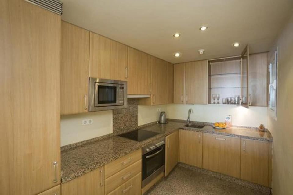 Apartment | Private kitchen | Fridge, microwave, oven, stovetop