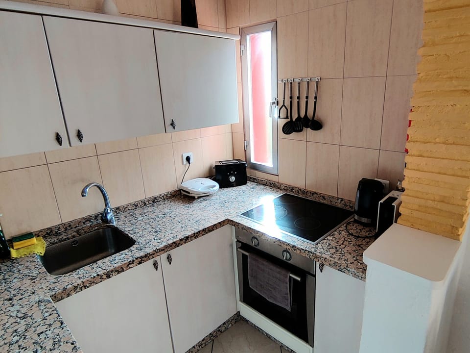 Apartment | Private kitchen | Fridge, microwave, oven, stovetop
