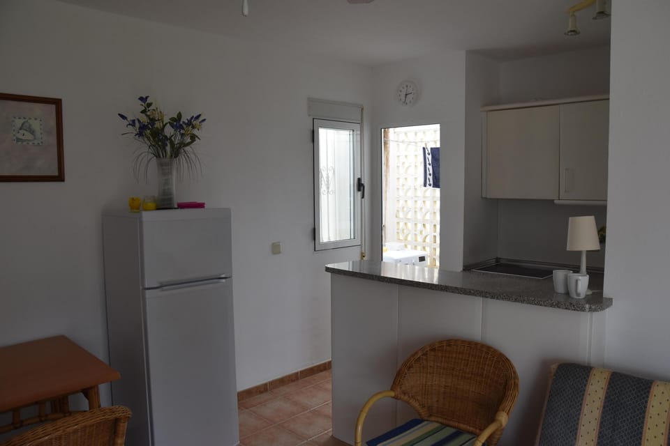 House | Private kitchen | Fridge, microwave, oven, stovetop