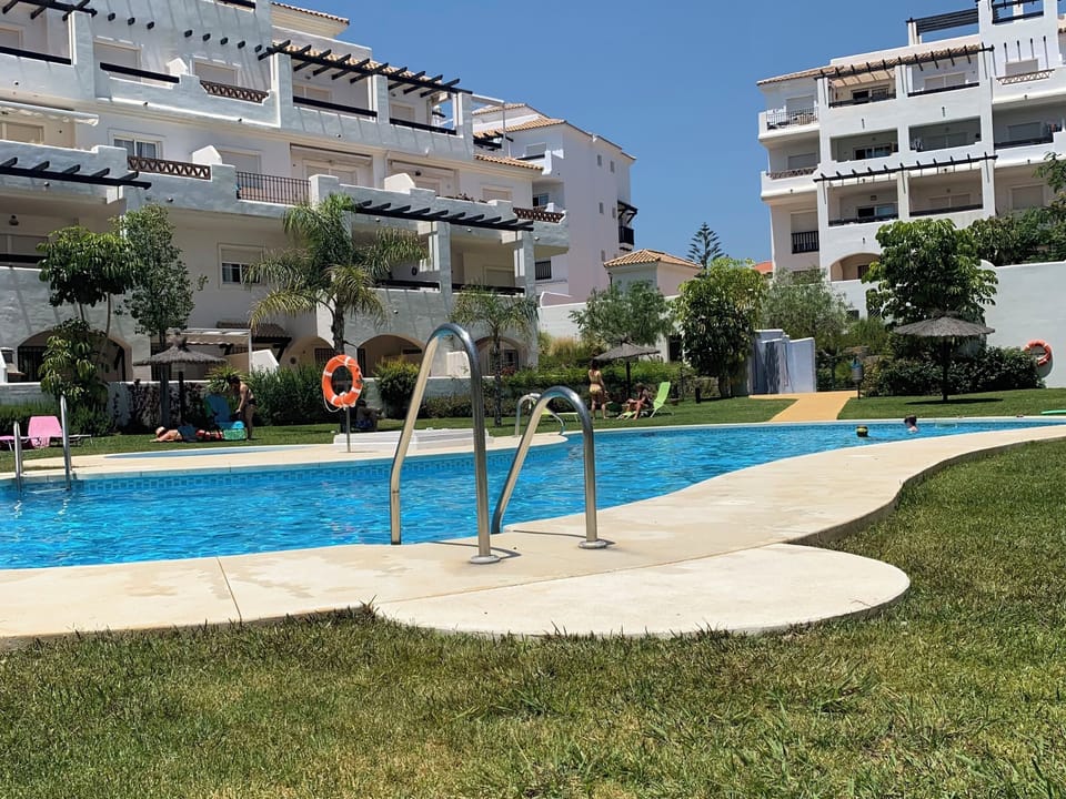 Apartment | Pool | Outdoor pool