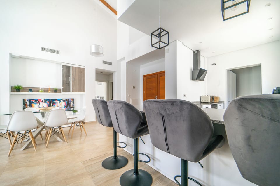 Villa | Dining