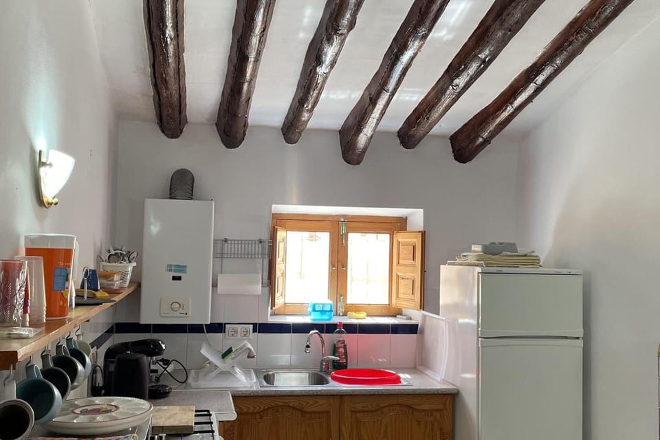 House | Private kitchen | Fridge, microwave, oven, stovetop