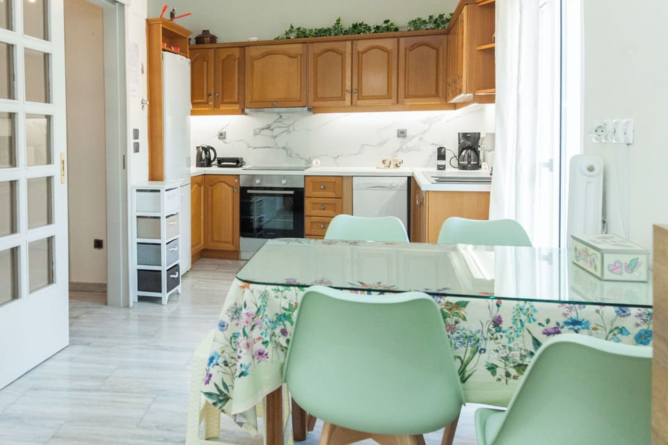 Apartment | Private kitchen | Full-size fridge, oven, stovetop, dishwasher