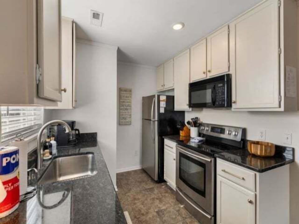 Villa, 2 Bedrooms | Private kitchen | Fridge, oven, coffee/tea maker