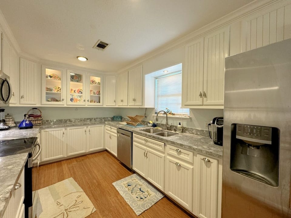 House, 3 Bedrooms | Private kitchen | Fridge, coffee/tea maker, toaster