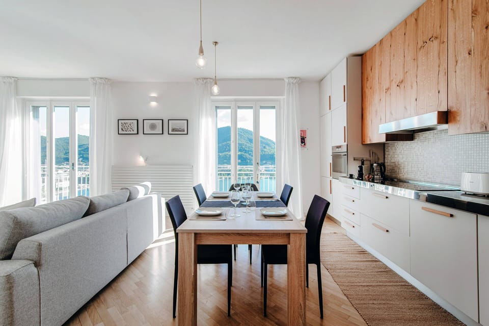 Apartment, Balcony, Lake View | Dining room