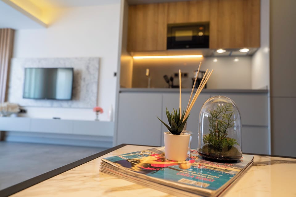 Standard Studio, Balcony | Premium bedding, desk, laptop workspace, blackout drapes