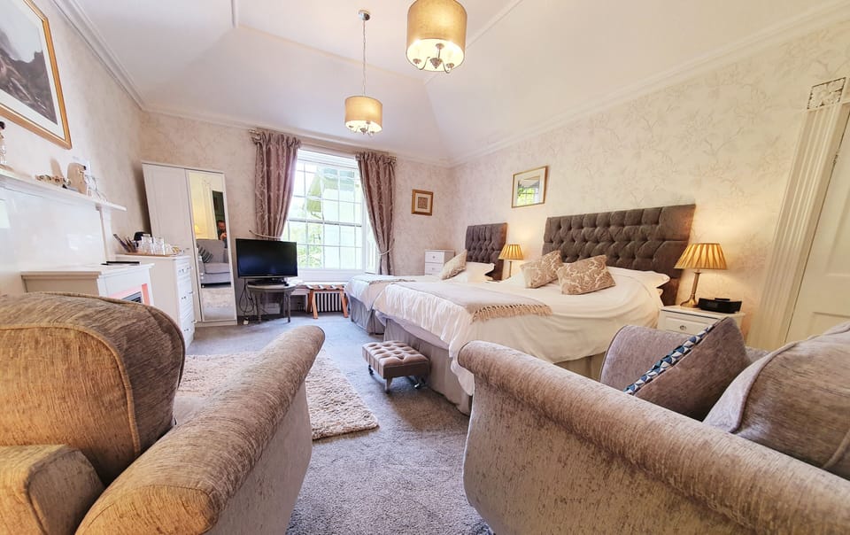 Luxury Twin Room, Ensuite (SPA ROOM) | 1 bedroom, soundproofing