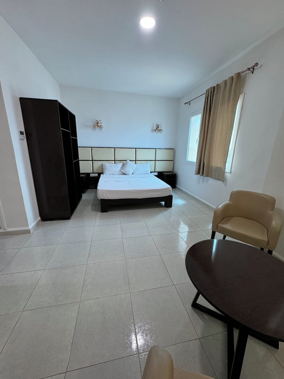 Double or Twin Room | Minibar, laptop workspace, blackout drapes, WiFi (free)