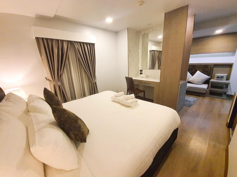 Deluxe Double Room | Soundproofing, free WiFi, bed sheets