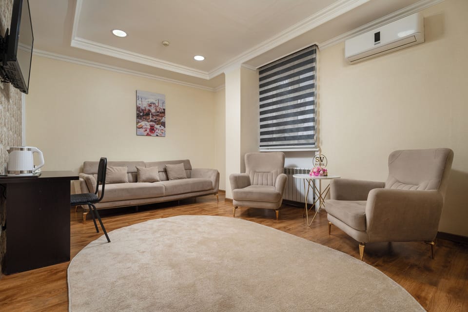 Luxury Double Room | Premium bedding, down comforters, desk, laptop workspace