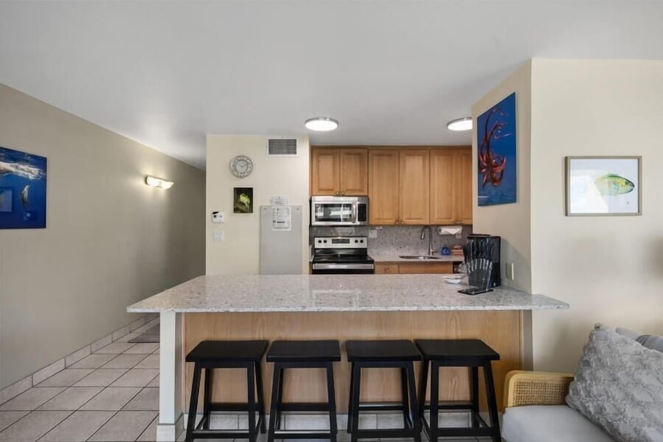 Condo, 1 Bedroom | Private kitchen