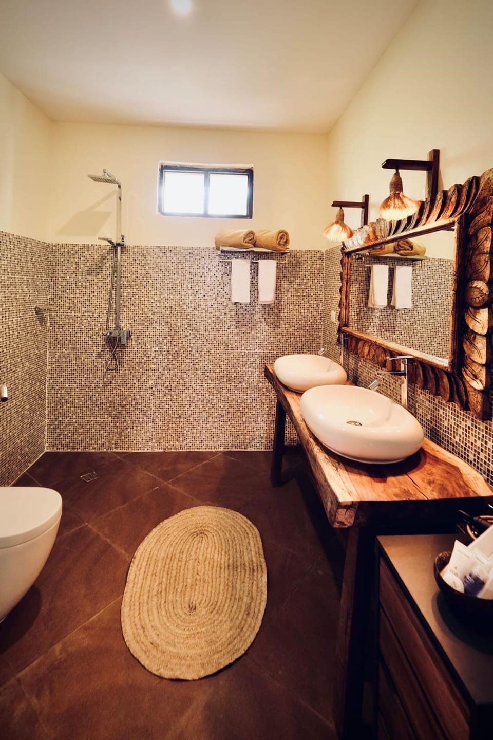 Deluxe Villa, Hot Tub, Sea View | Bathroom | Shower, rainfall showerhead, designer toiletries, slippers