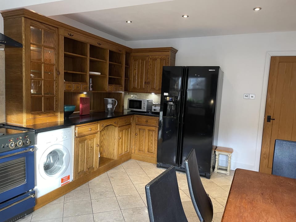 House | Private kitchen | Fridge, microwave, oven, stovetop