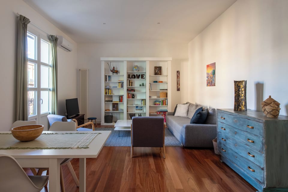 Apartment, Balcony | Living room | 35-inch TV with digital channels