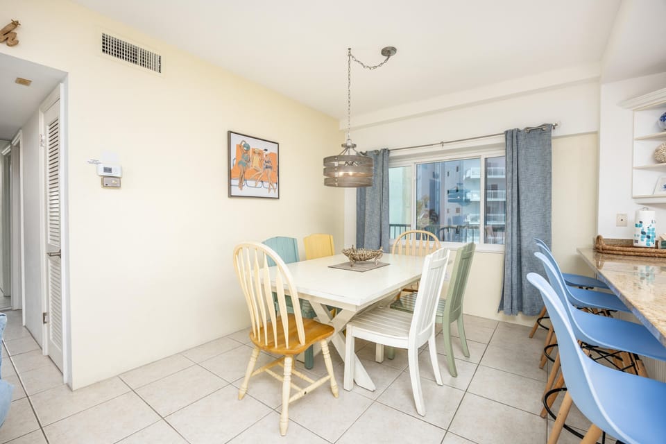Condo, Multiple Beds (Jamaica Royale Beach View Tower - T32) | Dining