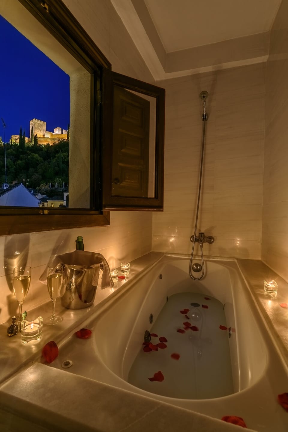 Double Room (Alhambra views) | Jetted tub