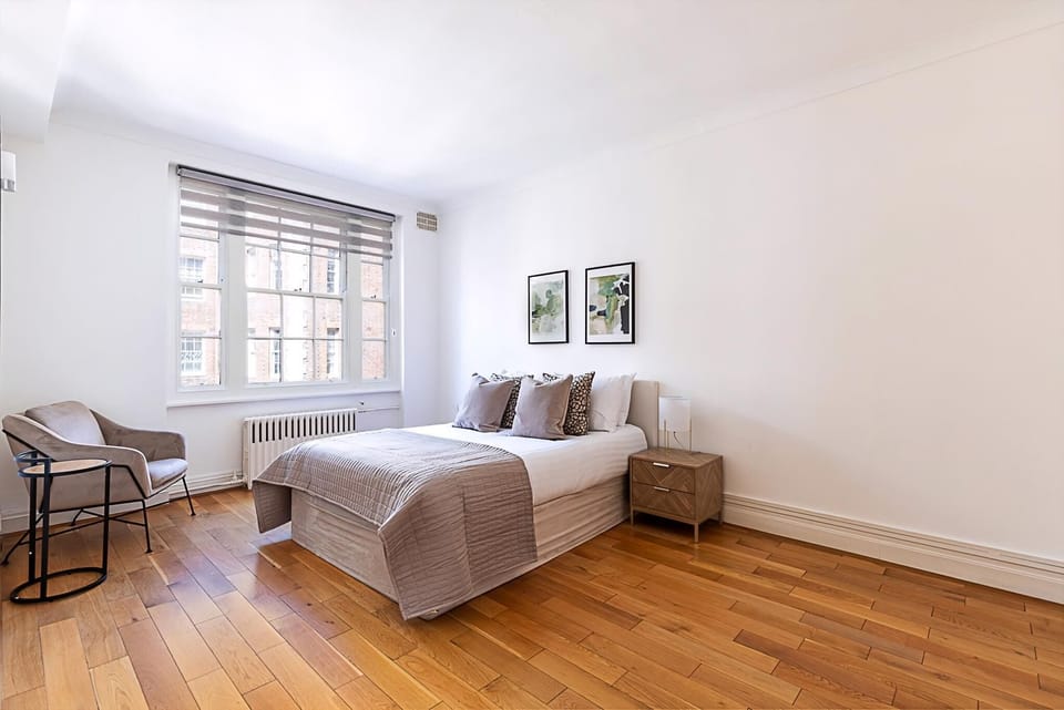 Modern 2 Bedroom Flat Near Queensway Apartment in City of Westminster