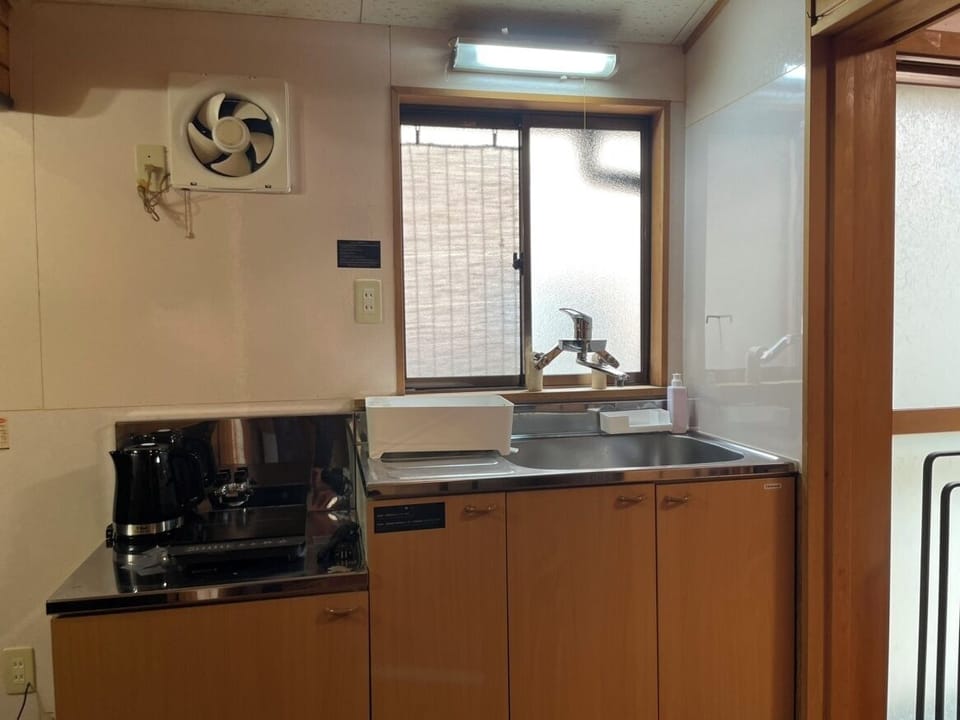 Basic House, Non Smoking | Private kitchen