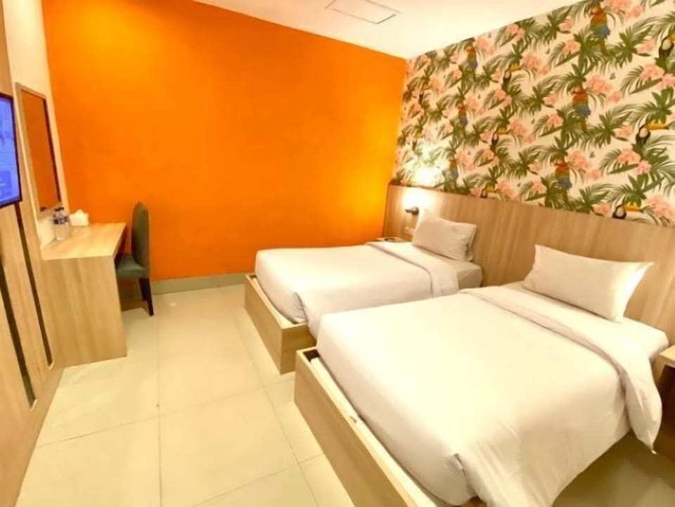 Standard Twin Room | Desk, WiFi (free)