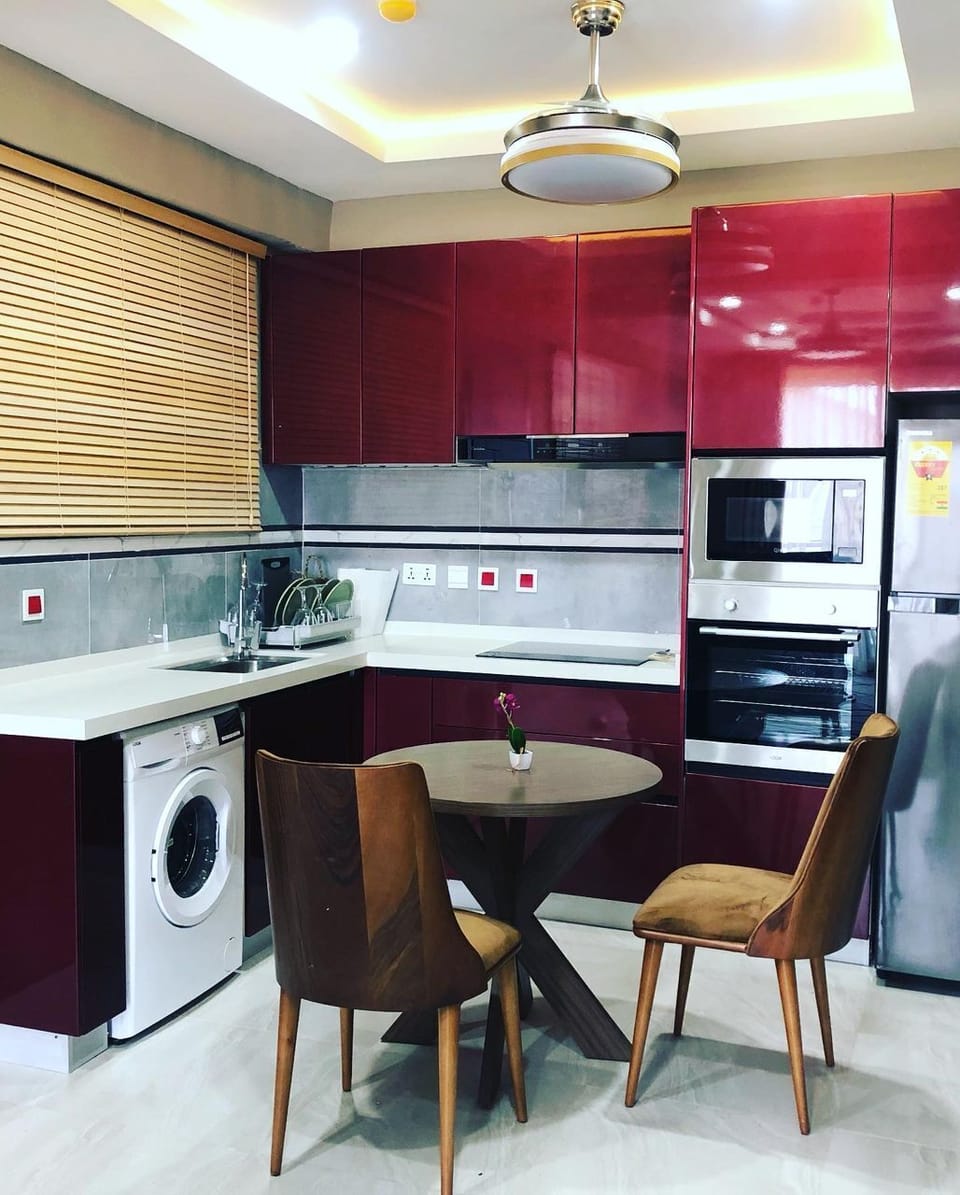 Apartment | Private kitchen | Full-size fridge, microwave, oven, stovetop
