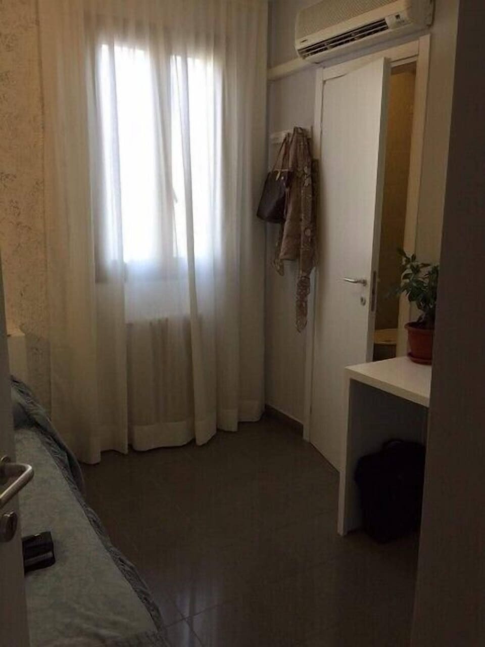 Premium bedding, soundproofing, WiFi (free)