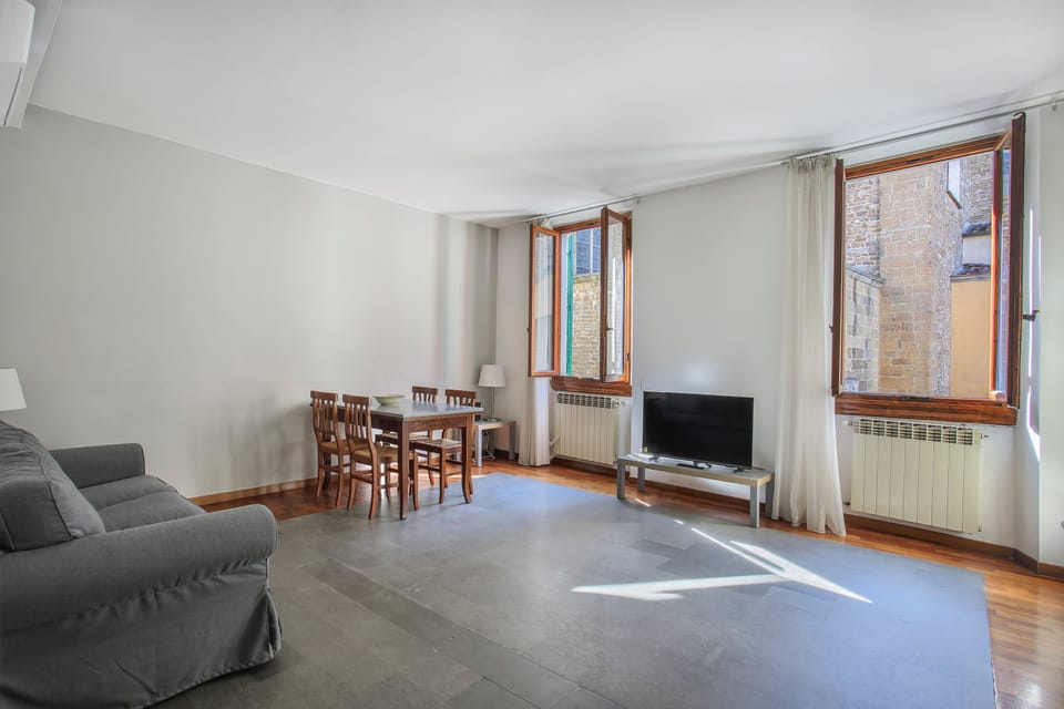 Apartment | Living area | 42-inch Smart TV with cable channels