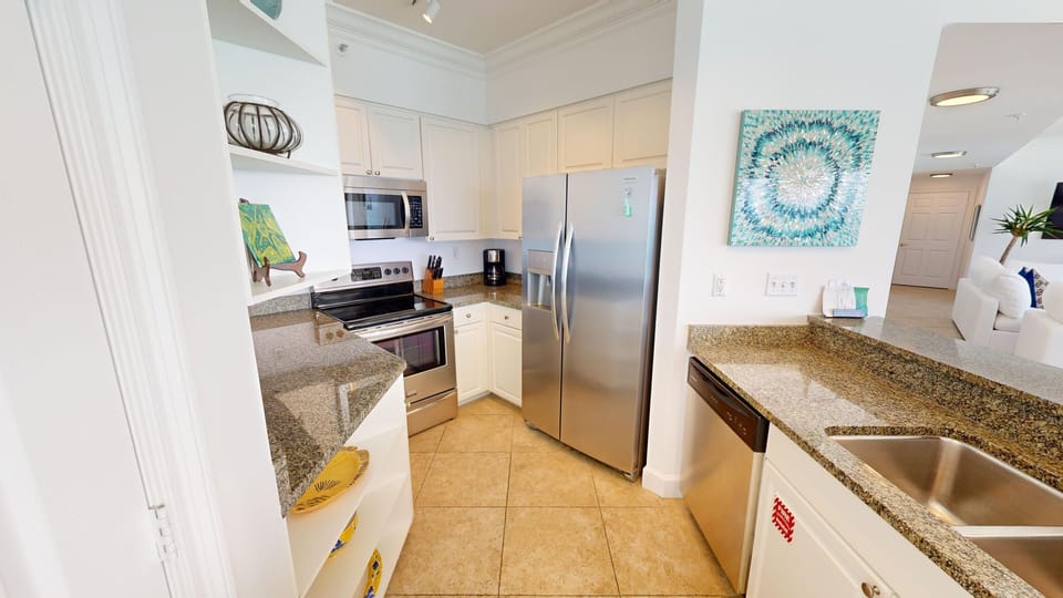 Condo, 3 Bedrooms | Private kitchen | Coffee/tea maker, fridge, oven, toaster