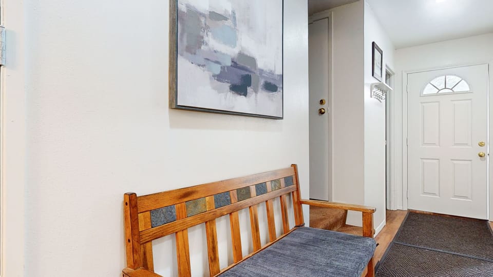 Condo, 3 Bedrooms | Interior
