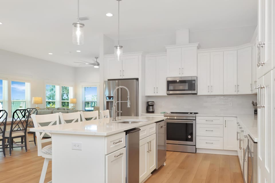 House, Multiple Beds (Sacajawea by the Sea) | Private kitchen