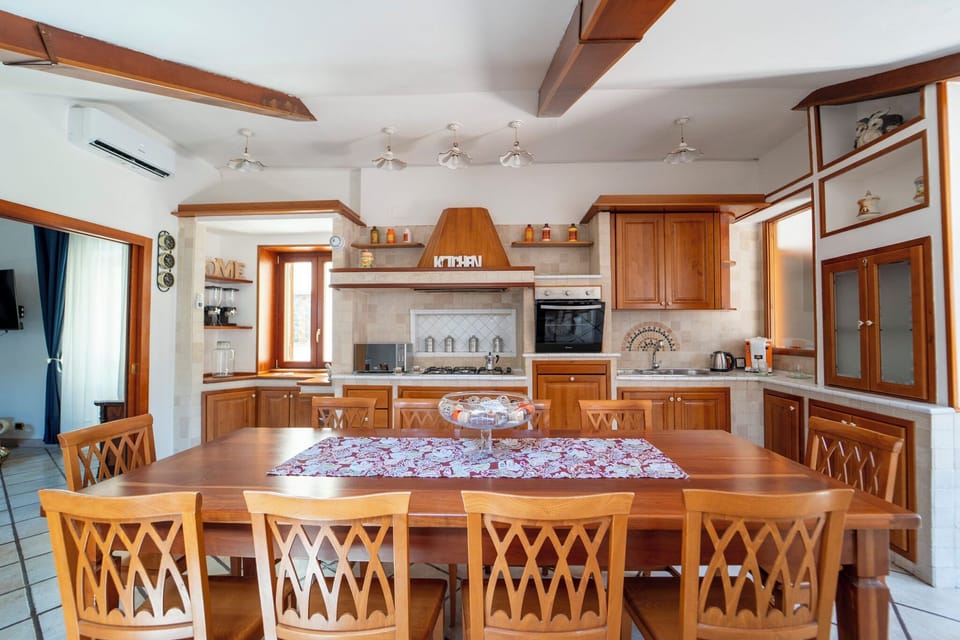 Apartment, City View | Dining room