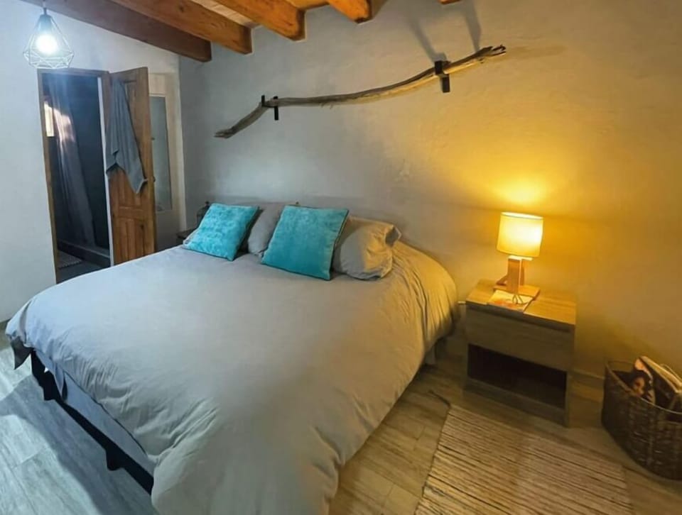 Comfort Cottage, Garden View | 3 bedrooms, free WiFi