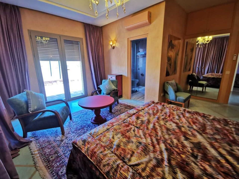 In-room safe, individually decorated, individually furnished, desk