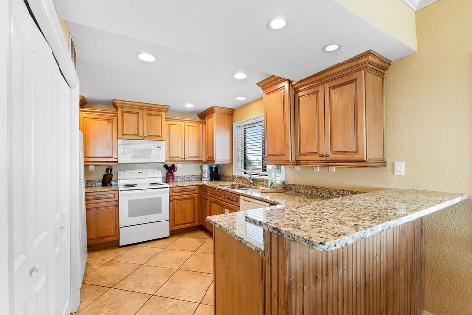 Condo, Multiple Beds (Shipwatch A301) | Private kitchen | Oven, toaster, paper towels
