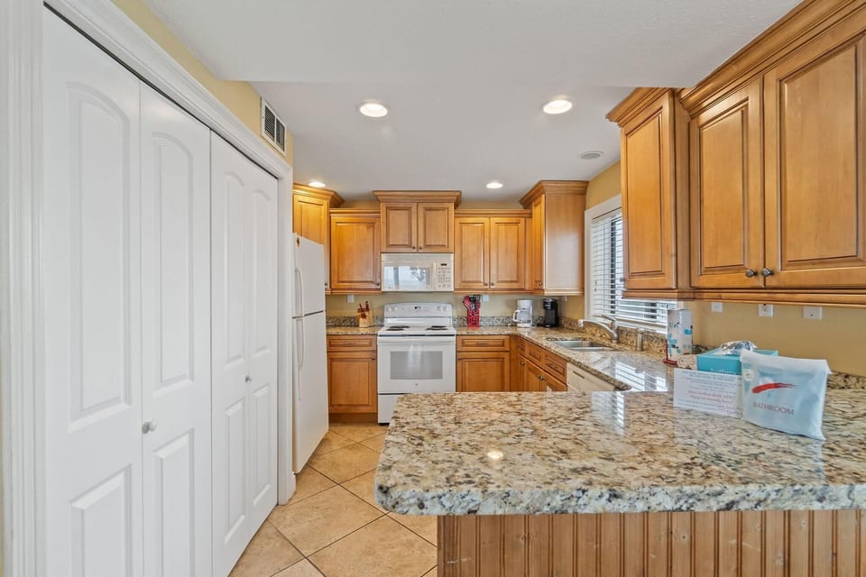 Condo, Multiple Beds (Shipwatch A301) | Private kitchen | Oven, toaster, paper towels