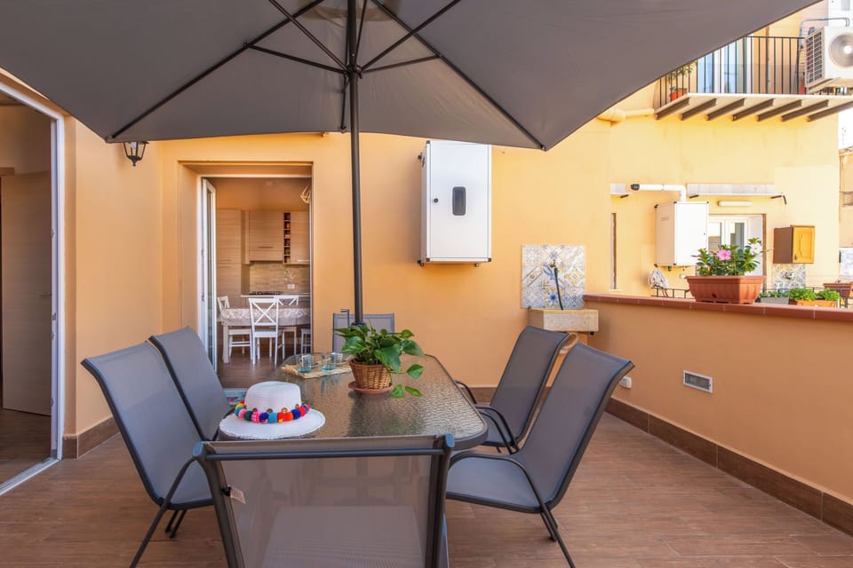Apartment | Terrace/patio