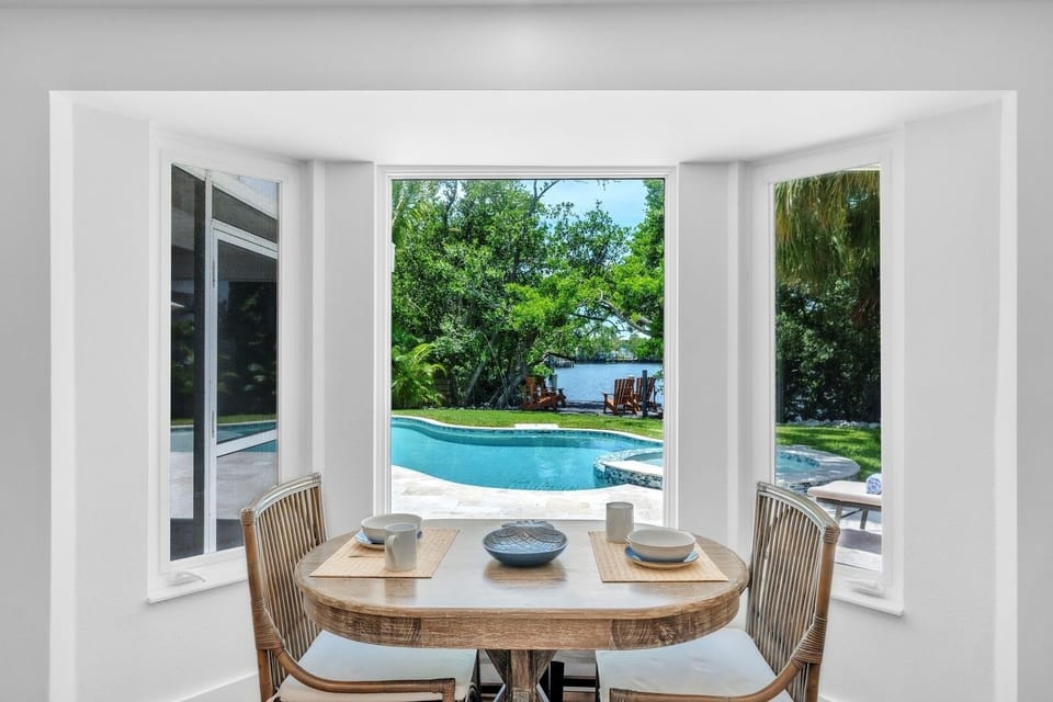 House, 2 Bedrooms | Dining