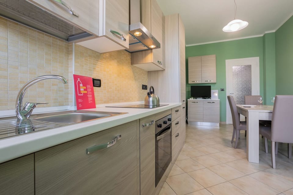 Apartment, Balcony | Private kitchen | Fridge, microwave, oven, stovetop