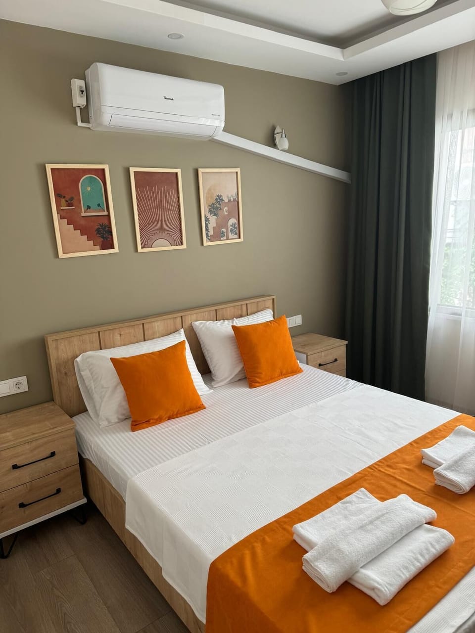 Standard Double Room | Desk, laptop workspace, free WiFi