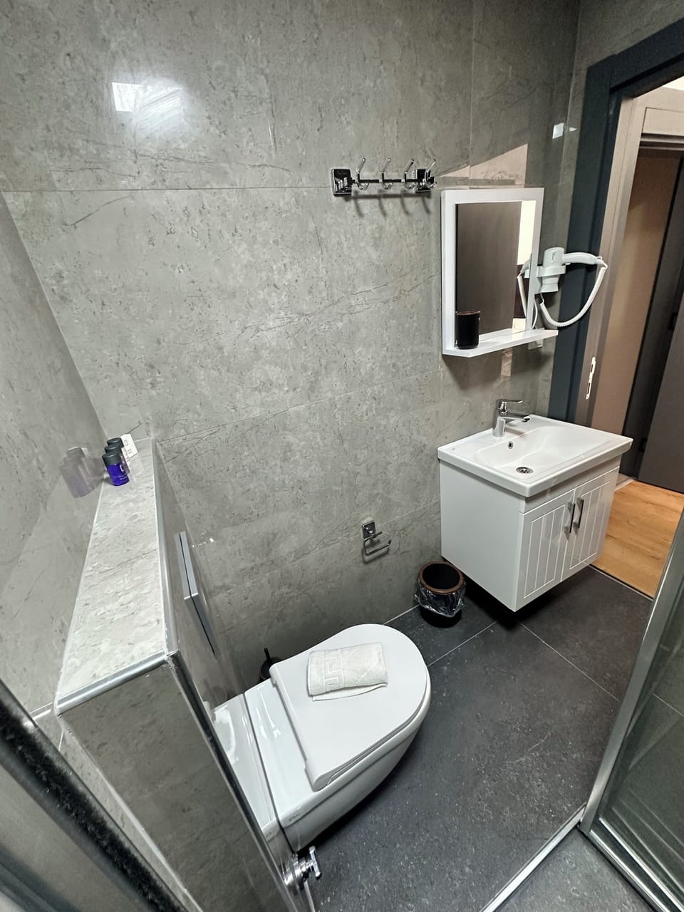 Standard Single Room, Non Smoking, City View | Bathroom | Shower, hair dryer, towels, soap