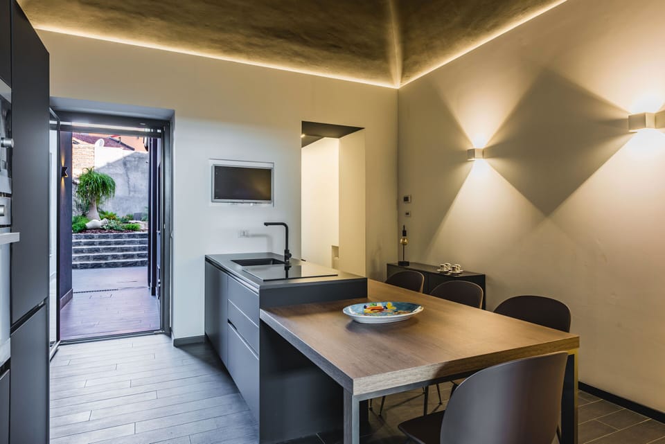 Apartment, Courtyard View | Private kitchen | Fridge, microwave, oven, stovetop