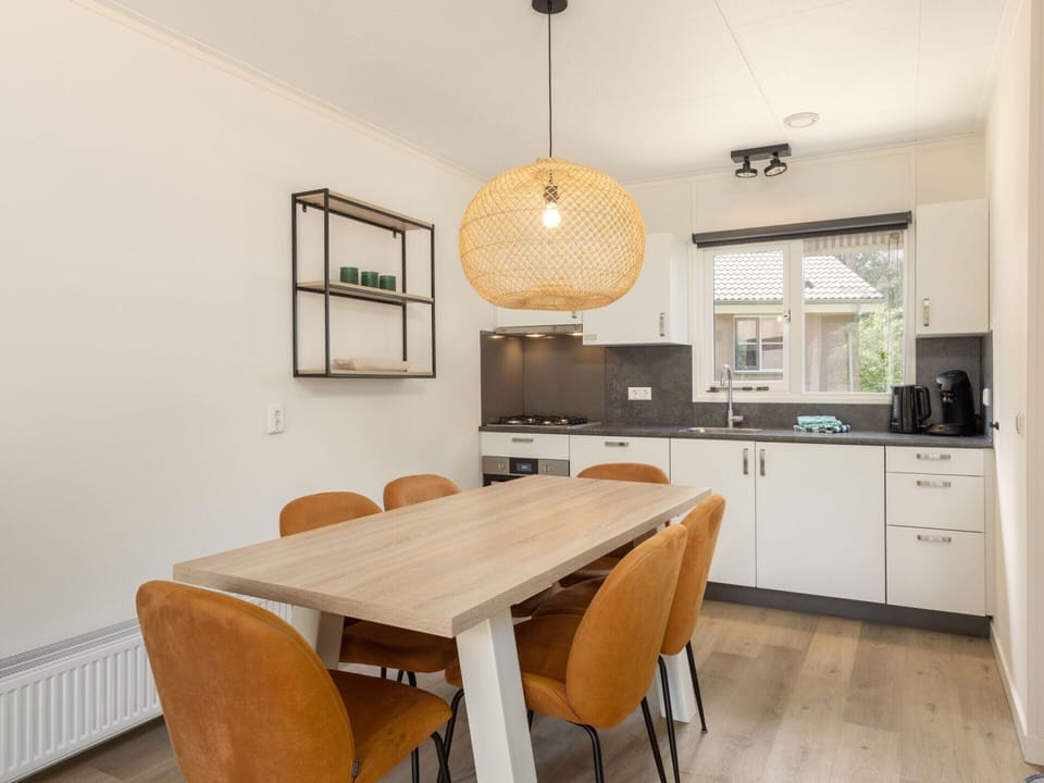 Bungalow | Dining