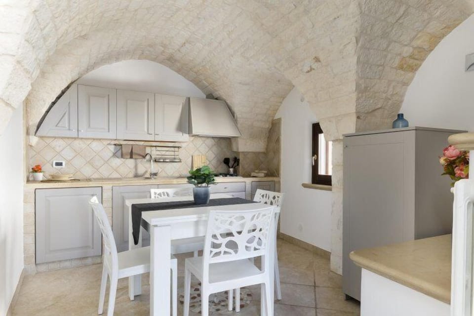 Apartment, City View | Private kitchen | Highchair