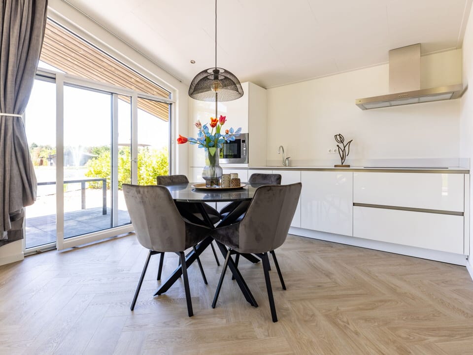Chalet | Dining