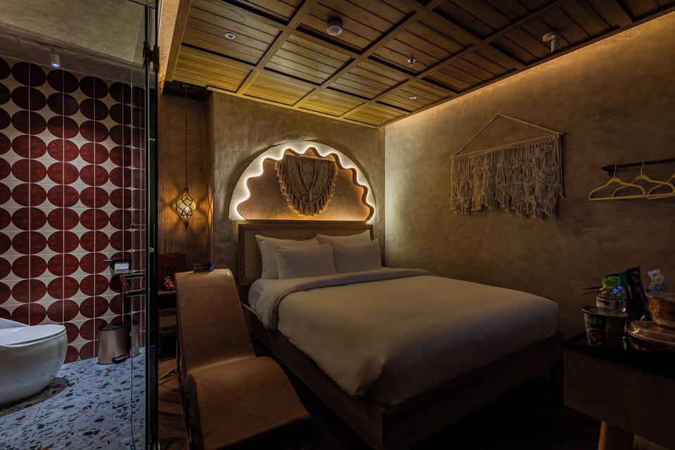 Double Room, 1 Queen Bed | Premium bedding, Select Comfort beds, minibar, individually decorated