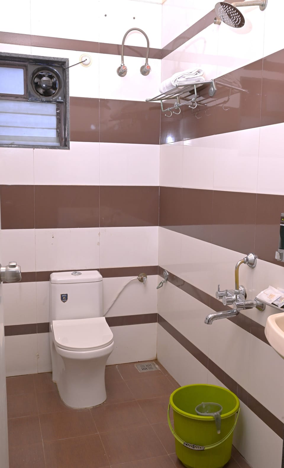 Suite Room | Bathroom | Soap, shampoo