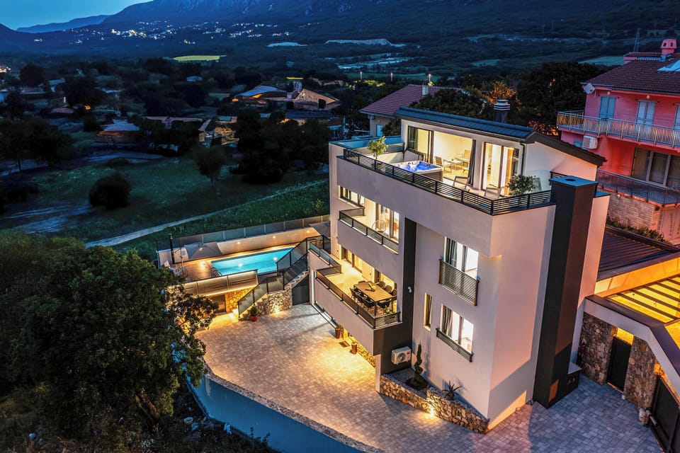 Family Villa, Multiple Bedrooms (Villa Betelgeuse Supernova) | Exterior