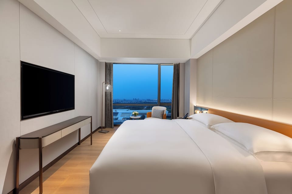 Suite, 1 King Bed | Iron/ironing board