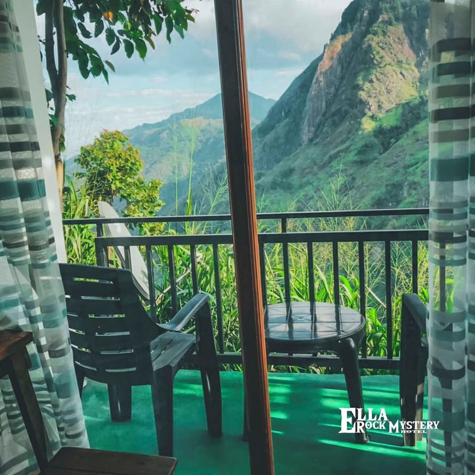 Superior Double Room, 1 Queen Bed, Balcony, Mountain View | Soundproofing, iron/ironing board, free WiFi