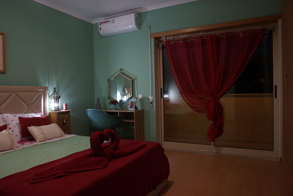 Design Room, Garden View | Iron/ironing board, free WiFi, bed sheets